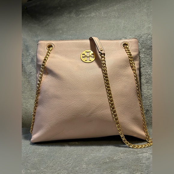 Tory Burch Everly Swingback Pebbled Leather Blush Colored Bag - Picture 2 of 13
